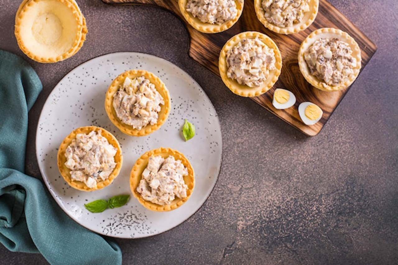 Receta de huevos en tartaleta de atún