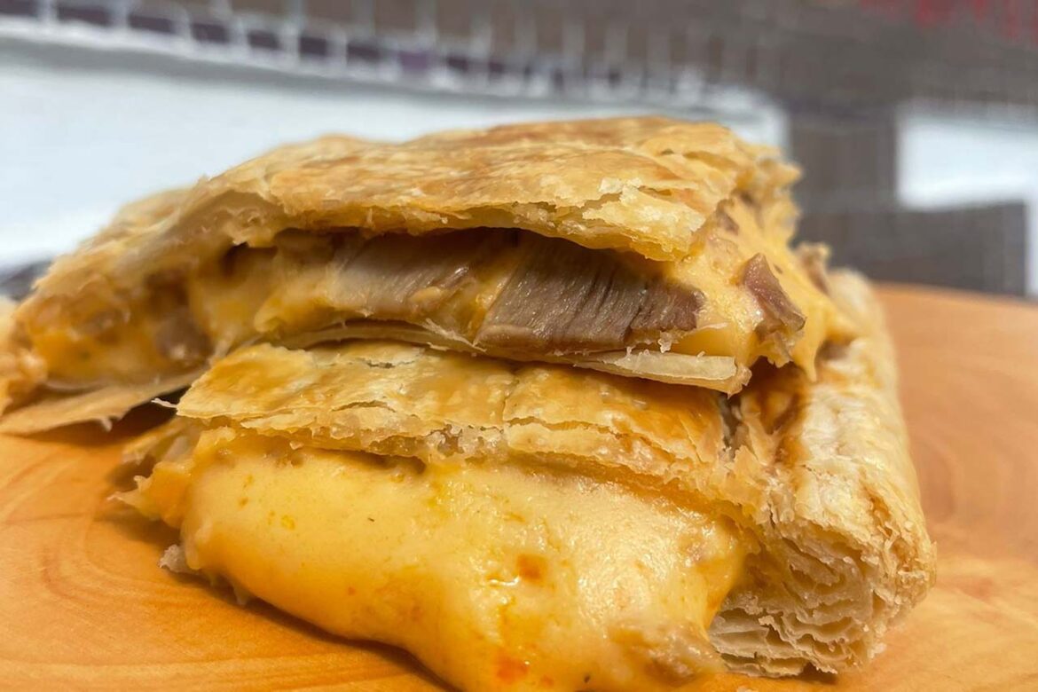 Empanada de lomo en manteca