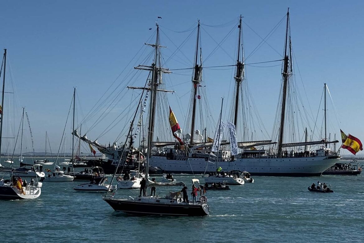 Salida del buque escuela Juan Sebastián Elcano